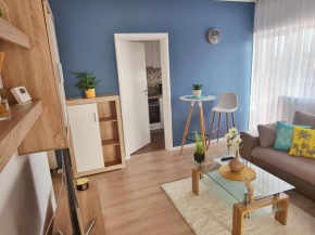 Skyblue Central apartment - 2 Bedrooms & free parking
